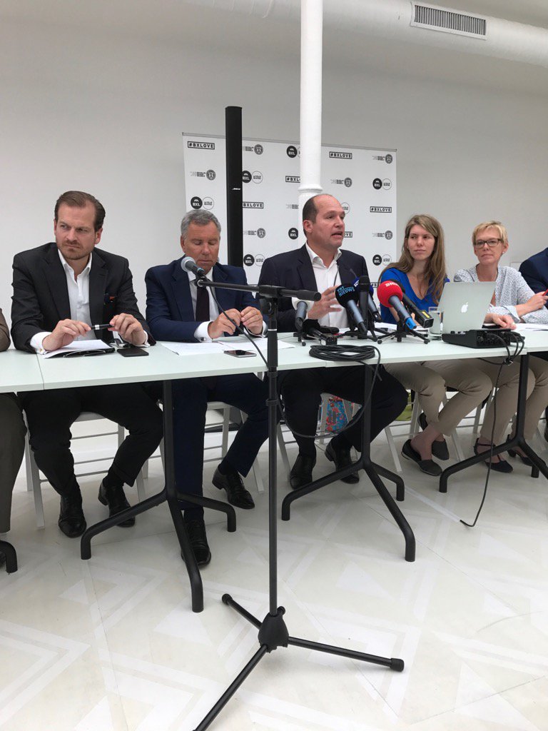 #reformegouvernancebxl -40%de mandataires politiques et de budget