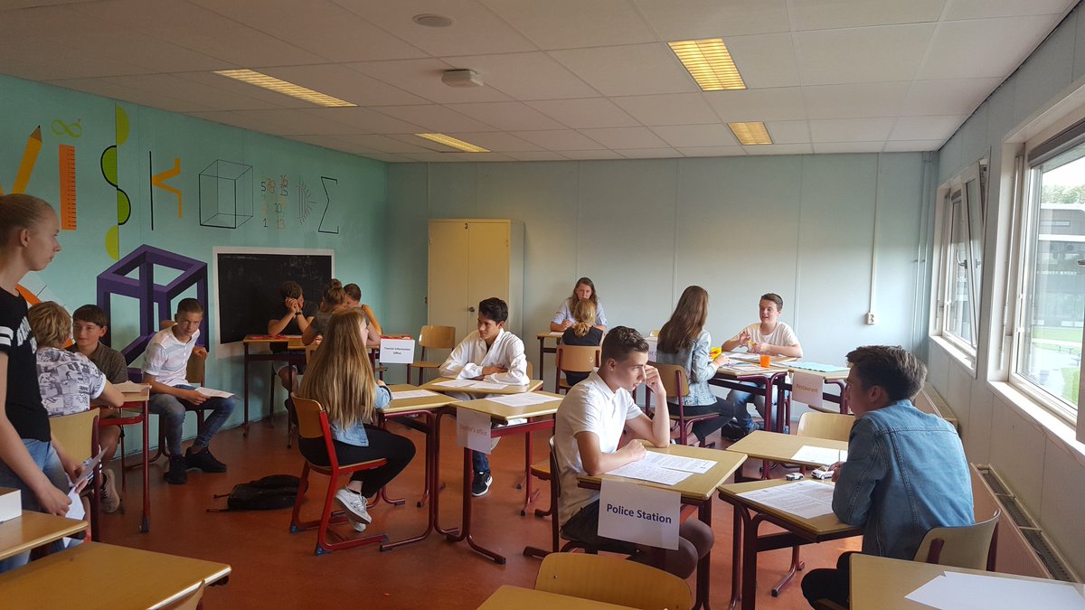 Laatste opdracht 2 havo <a href="/marnecollege/">Marne college</a> : taaldorp! Veel spanning (Engels praten! Help!) enthousiasme en high fives!