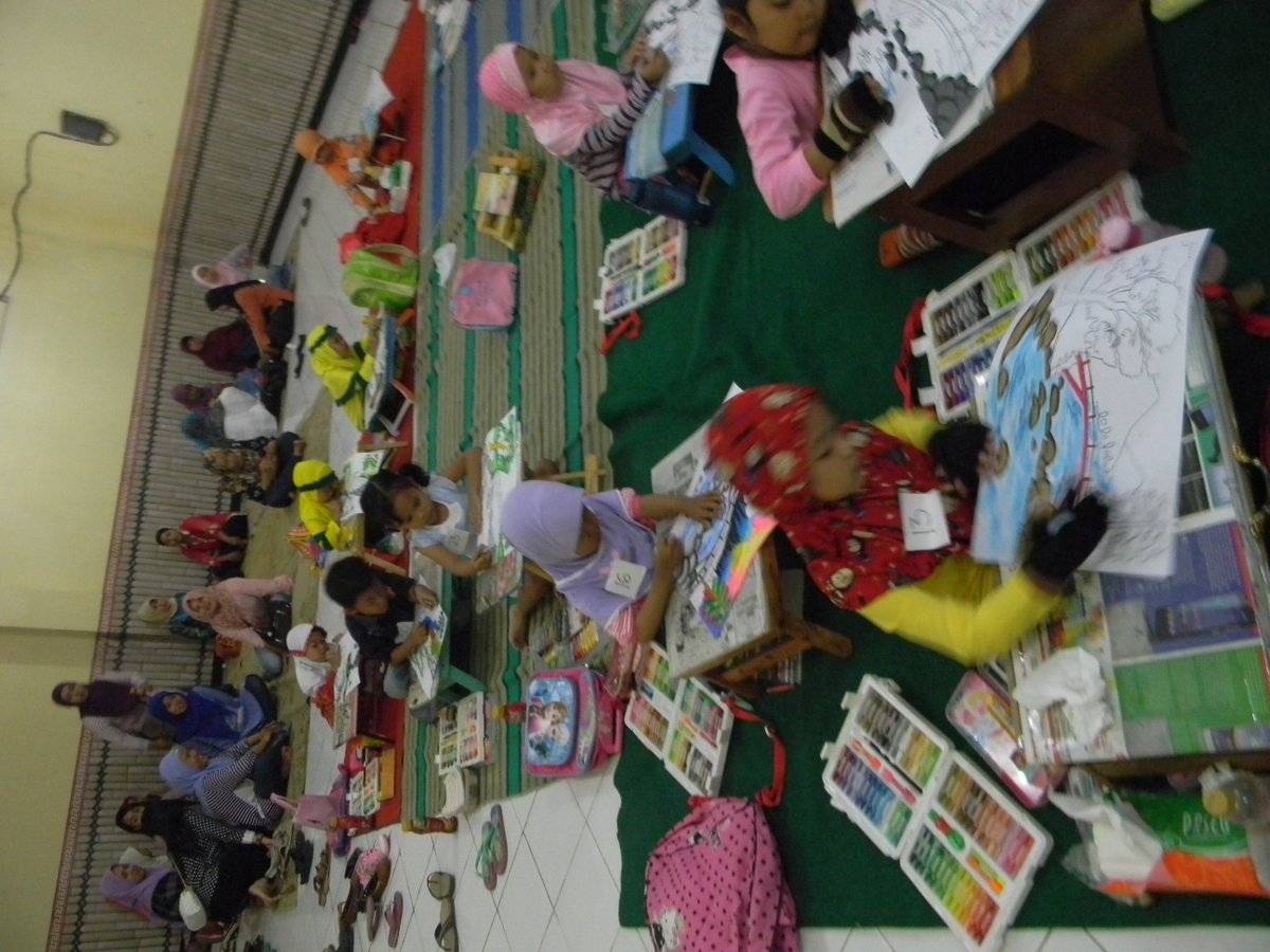 POLTEKINDONESIA's tweet image. Selamat Sore.
Salam Sukses @POLTEKINDONESIA .
acra lomba mewarnai tingkat playgroup s/d TK B di @POLTEKINDONESIA. Jl.setia budi no.60 madiun