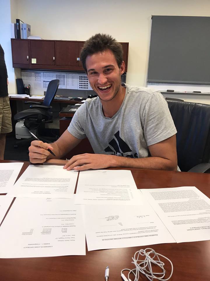 parallelecinico's tweet photo. La faccia che fai quando leggi: 65 MILIONI
#NBAtipo https://t.co/nFK1glzSWg