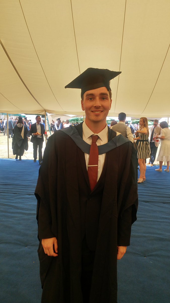 ReadingAbroad's tweet photo. Congratulations to ex-Study Abroad student Tom, who studied abroad at @uOttawa, on his graduation! #RdgGrad #goplaceswithreading 🎓 https://t.co/Bpxr0qhu9M