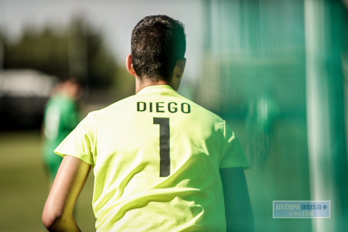 futbolbaseleon's tweet photo. Las mejores imagenes de la semifinal cadete de la III #CopaAsisa entre el Atético Pinilla y el @puentefc 
#leonesp
https://t.co/y6Xg9f6vUA https://t.co/k8cn8hy6s3