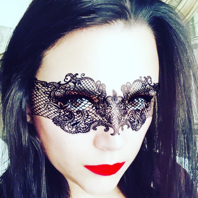 Fui ao Alive e acordei assim...terá sido da EARNED IT.💃🏻
#theweeknd #earnedit #festival #sombrasdaguiomar #blackhair #redlips