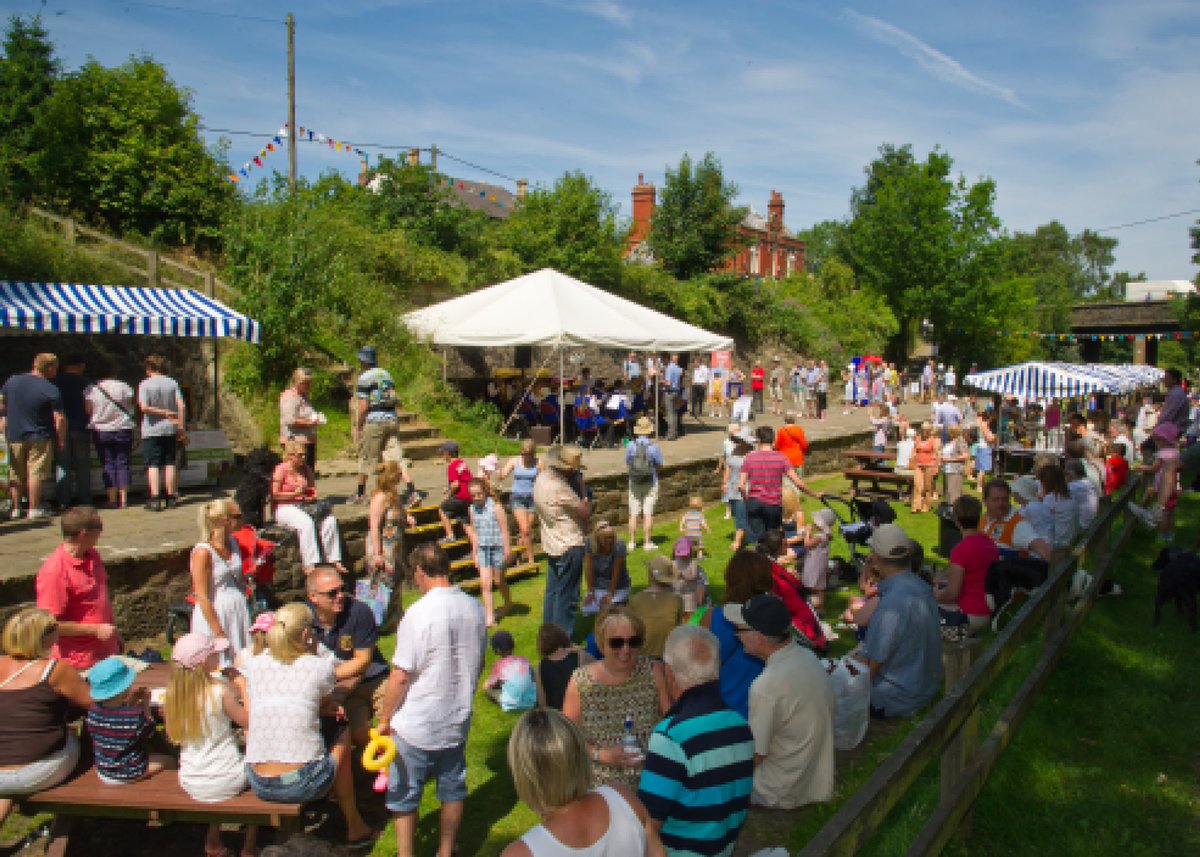 poyntonsummfest's tweet photo. Stunning Birds of Prey Display at 12noon & 2.30pm on Sunday #hpsummerfest. Dog agility & flyball displays throughout the day πΆπΎπͺπ¦π¦
https://t.co/6HMvkWPrC5