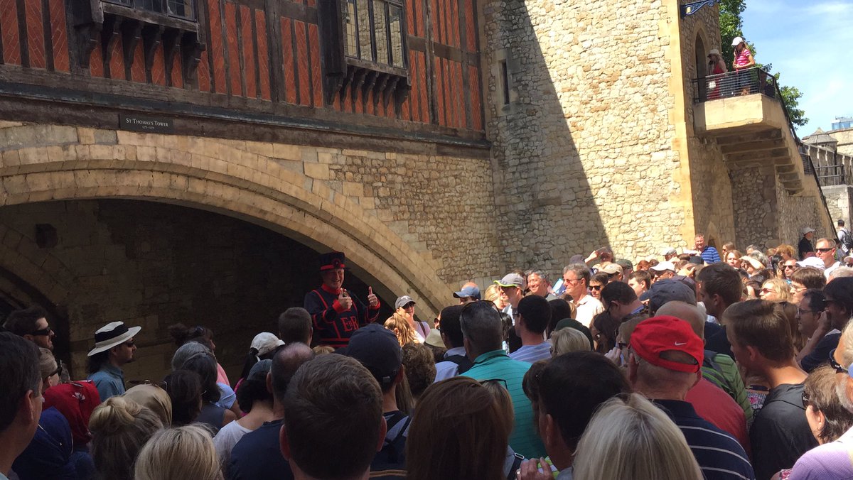 JasonOlandesca's tweet photo. This is @BeefeaterDavid explaining how he's going to use #socialmedia to reach back out to us tourists. Thanks Dave https://t.co/r6oiVZAanE