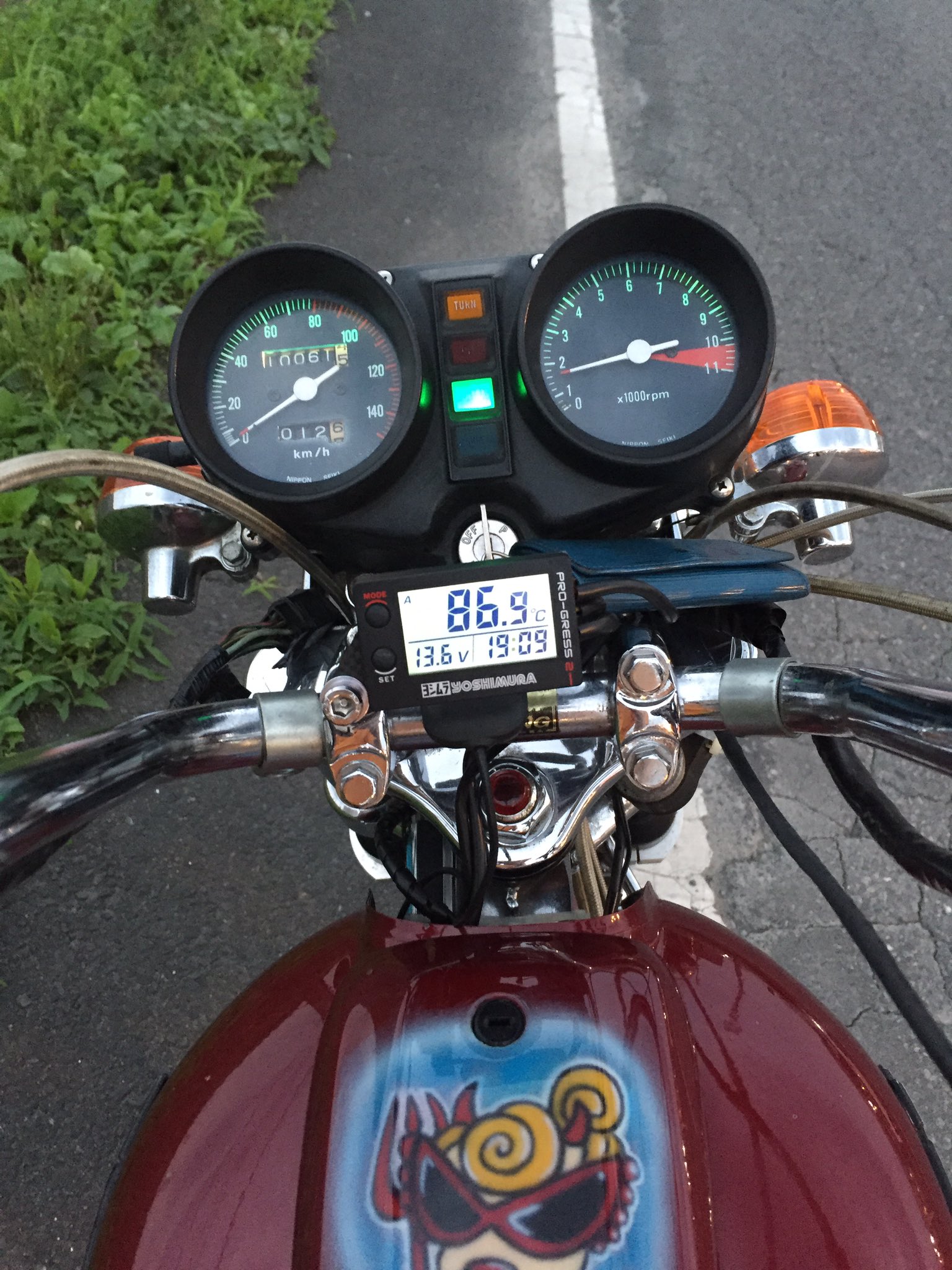 ヨシムラ油温計ホルダー CB４００用　AGAIN製 AGAIN アゲイン ヨシムラ油温計ホルダー CB400FOUR 空冷 : 淡路