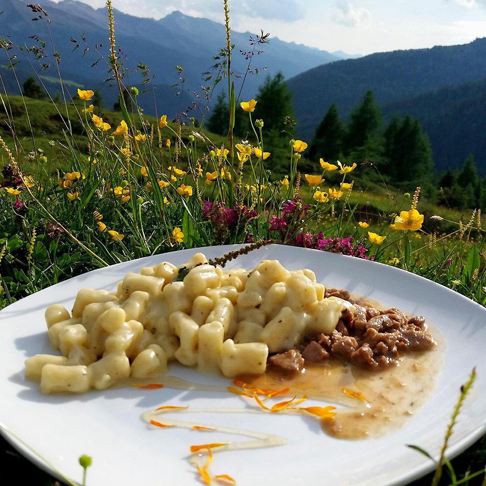 Quando si dice magiare con gli occhi #Rifugio #PassoValles #Fiemme #buonappetito #food #foodpron #foody <a href="/GustoDolomiti/">Strada dei Formaggi</a> <a href="/vdgusto/">VIAGGIARE DI GUSTO</a> <a href="/IlarysGrill/">Ilaria Barbotti</a>