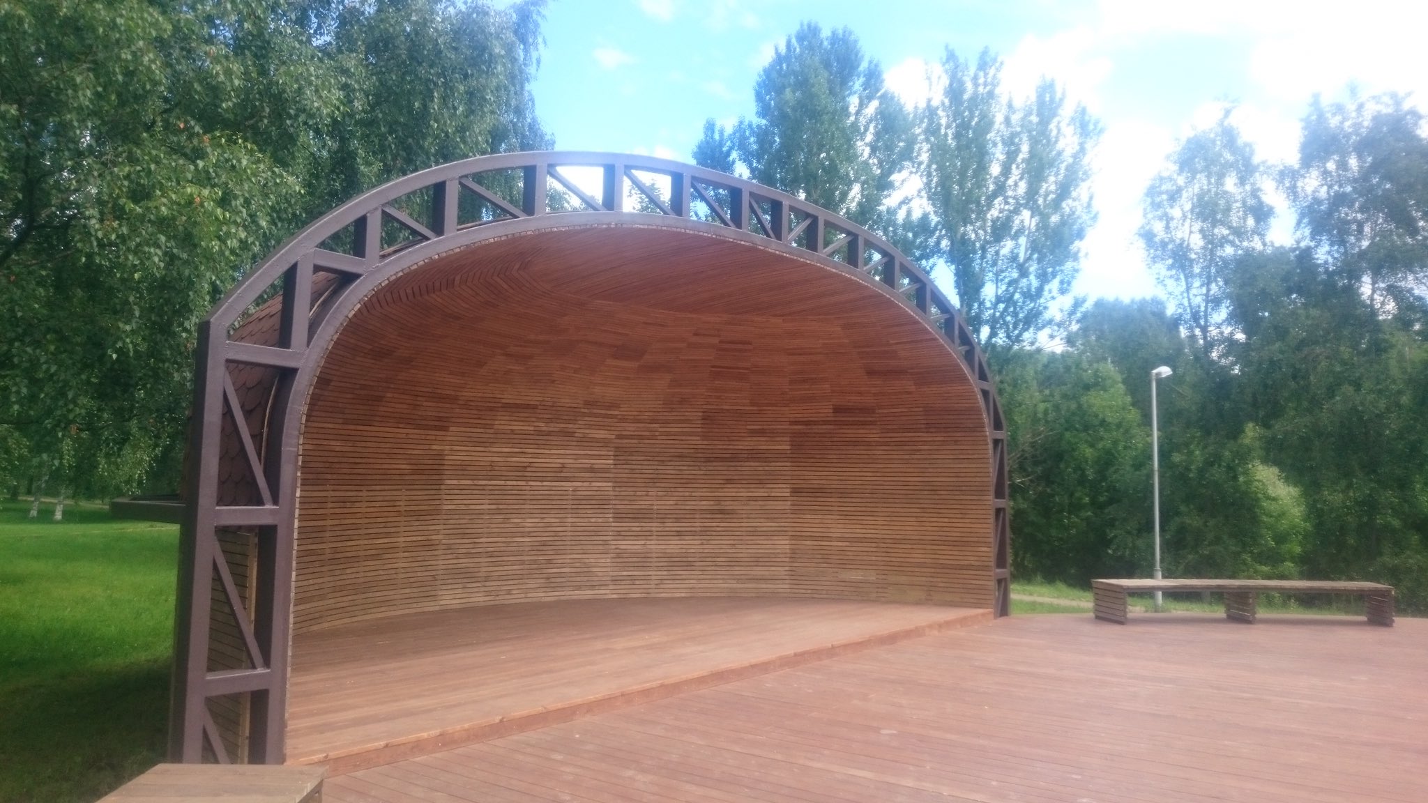 Бабушкинский парк сцена