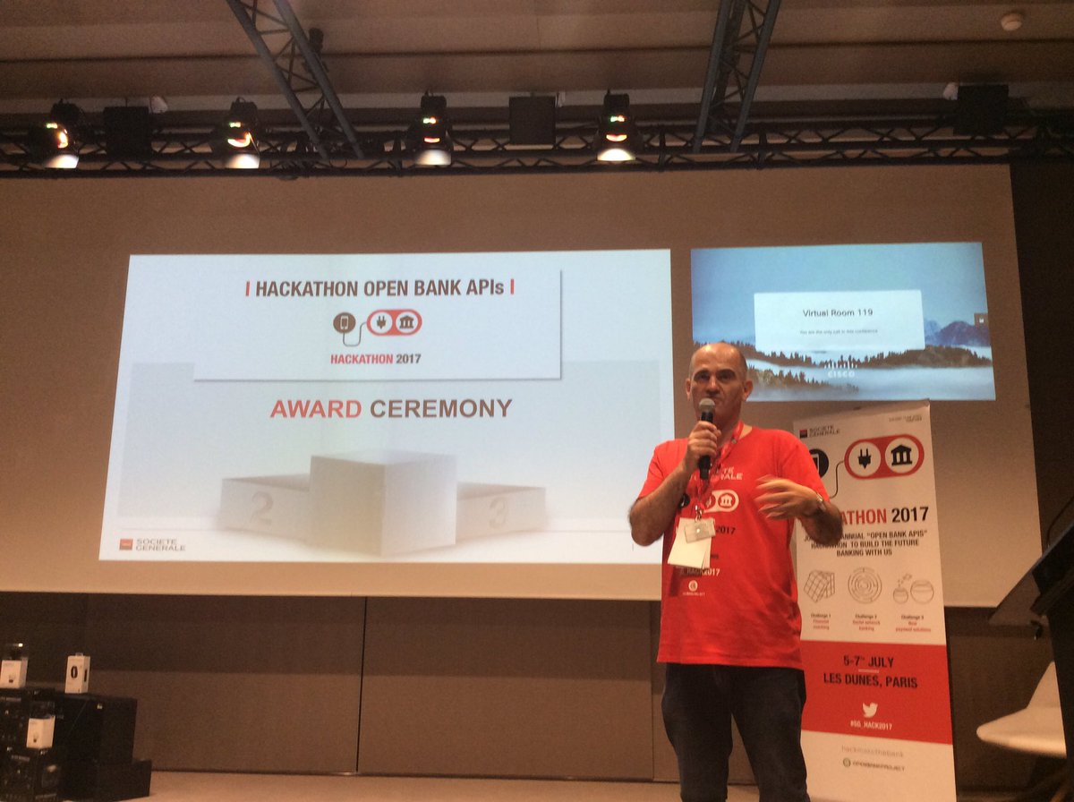 Cedricch22Chaux's tweet photo. Award time! @yvanmiro as best MC! #SG_hack2017 #SG_Assurances https://t.co/iYTcsx85of