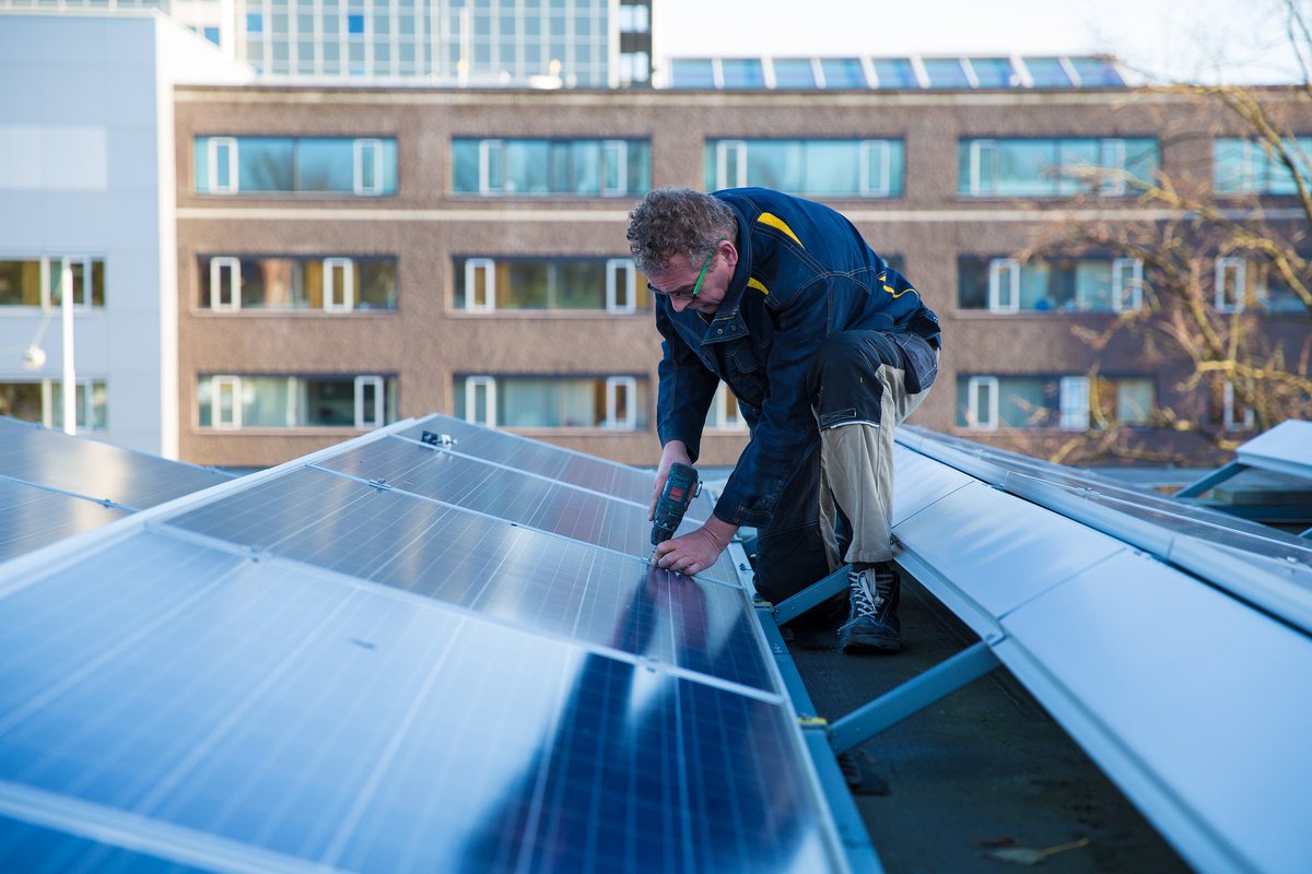 Klomp, <a href="/CwPatina/">Patina dakdenkers</a> en <a href="/Stroomverdeler/">LENS BV</a> LENS voorzien 8500 <a href="/ymere/">Ymere Nieuws</a> woningen van zonnepanelen en LED klompbv.nl/nieuws/klomp-p…