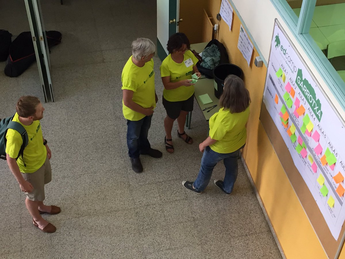 edcampCAT's tweet photo. Edcampers! Com cada divendres, ja podeu entrar al FB del moviment #edcampCAT i veure les novetats d'aquesta setmana! https://t.co/ItoFRVEdX1 https://t.co/lkJGxkKXXJ