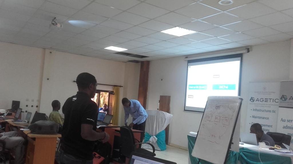EmmanuelBama's tweet photo. J4 En plein coeur dans #IPV6.
Cc @AFRINICtraining 
#Mali #Bamako #Tech233 https://t.co/Ey6KM4d05i