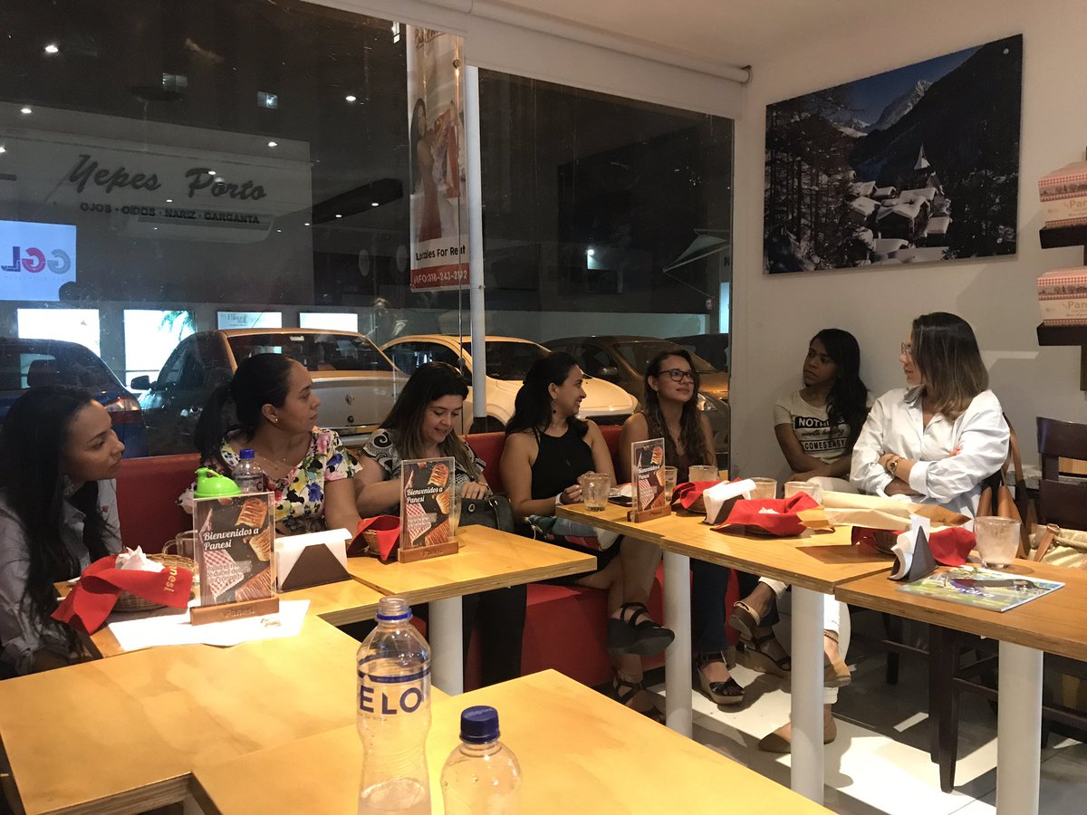 vaneguerrero08's tweet photo. El nodo de #GGLBaq en el #GGCoffee de ayer en donde definimos propuestas para continuar con el plan de trabajo trazado. Gracias a todas! 💜 https://t.co/vu1nOaxdB0