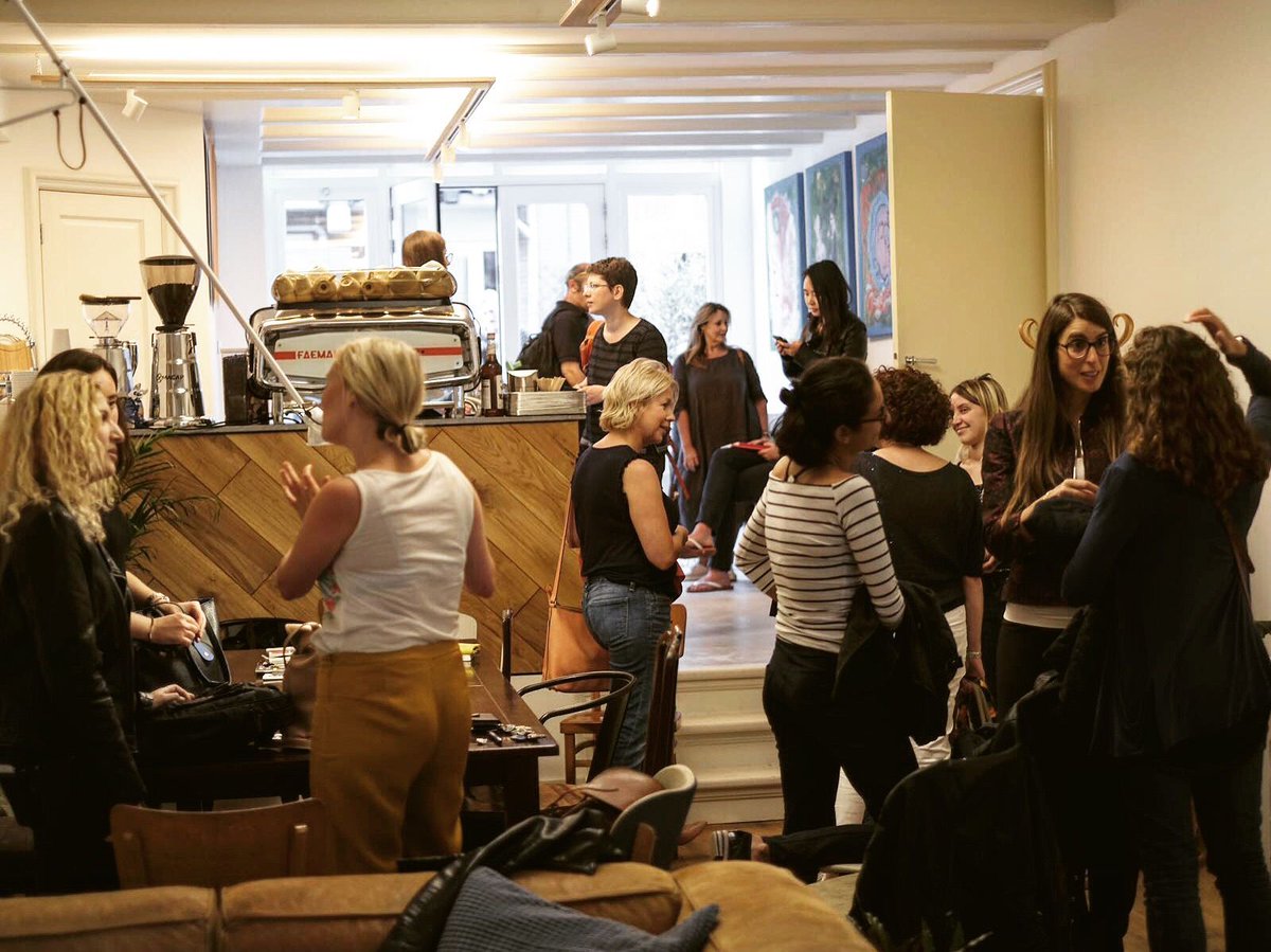 This week, the 2nd Amsterdam Women Entrepreneurs Meetup took place at Charley's, where #women #entrepreneurs discussed their experiences 📈🗒💼