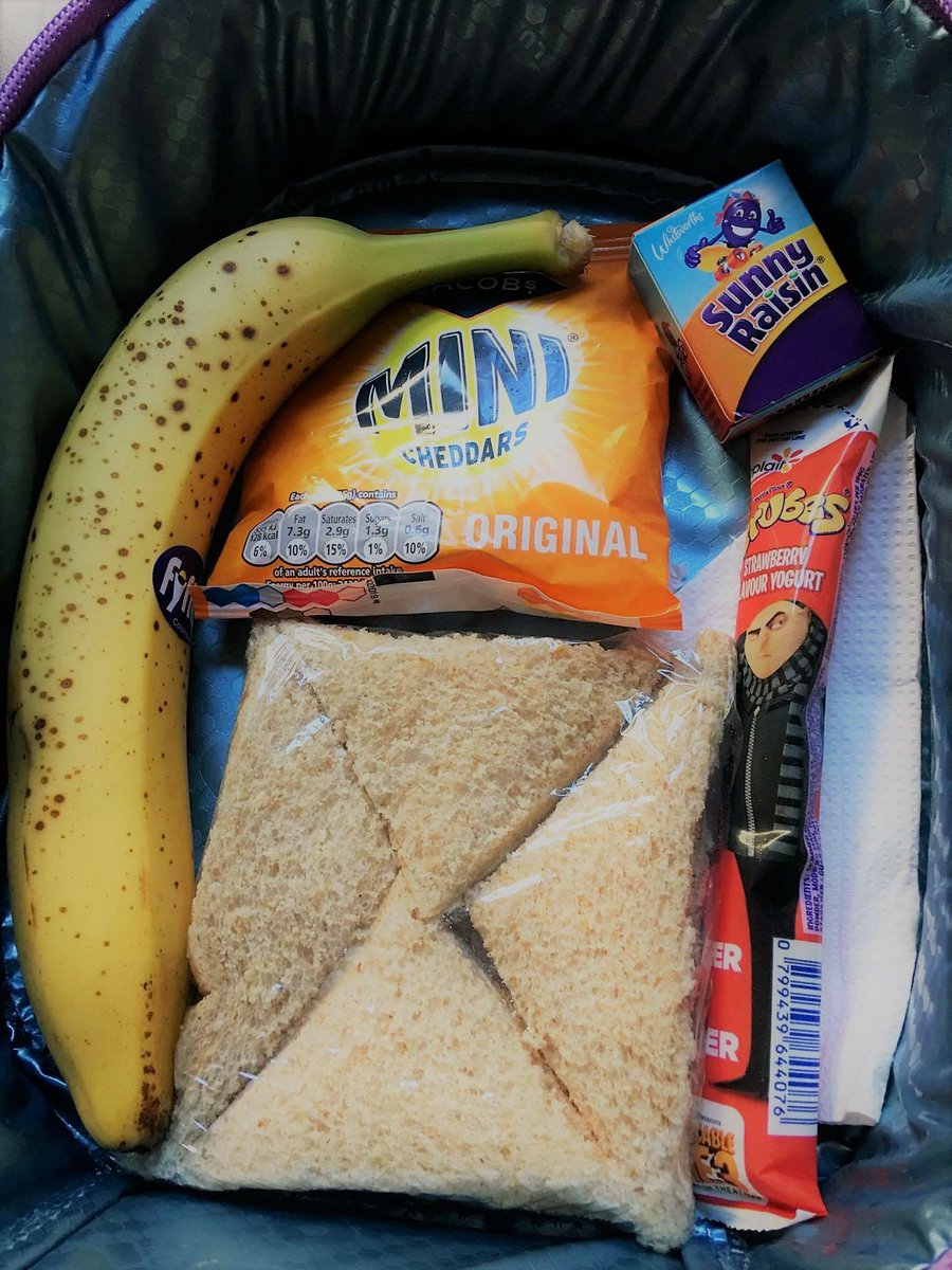 DAD1ad's tweet photo. So it turns out I picked up the wrong lunch box this morning and will be enjoying my daughters lunch today #dadlad #dad #lunch #daughter https://t.co/lpWAxYQjVE