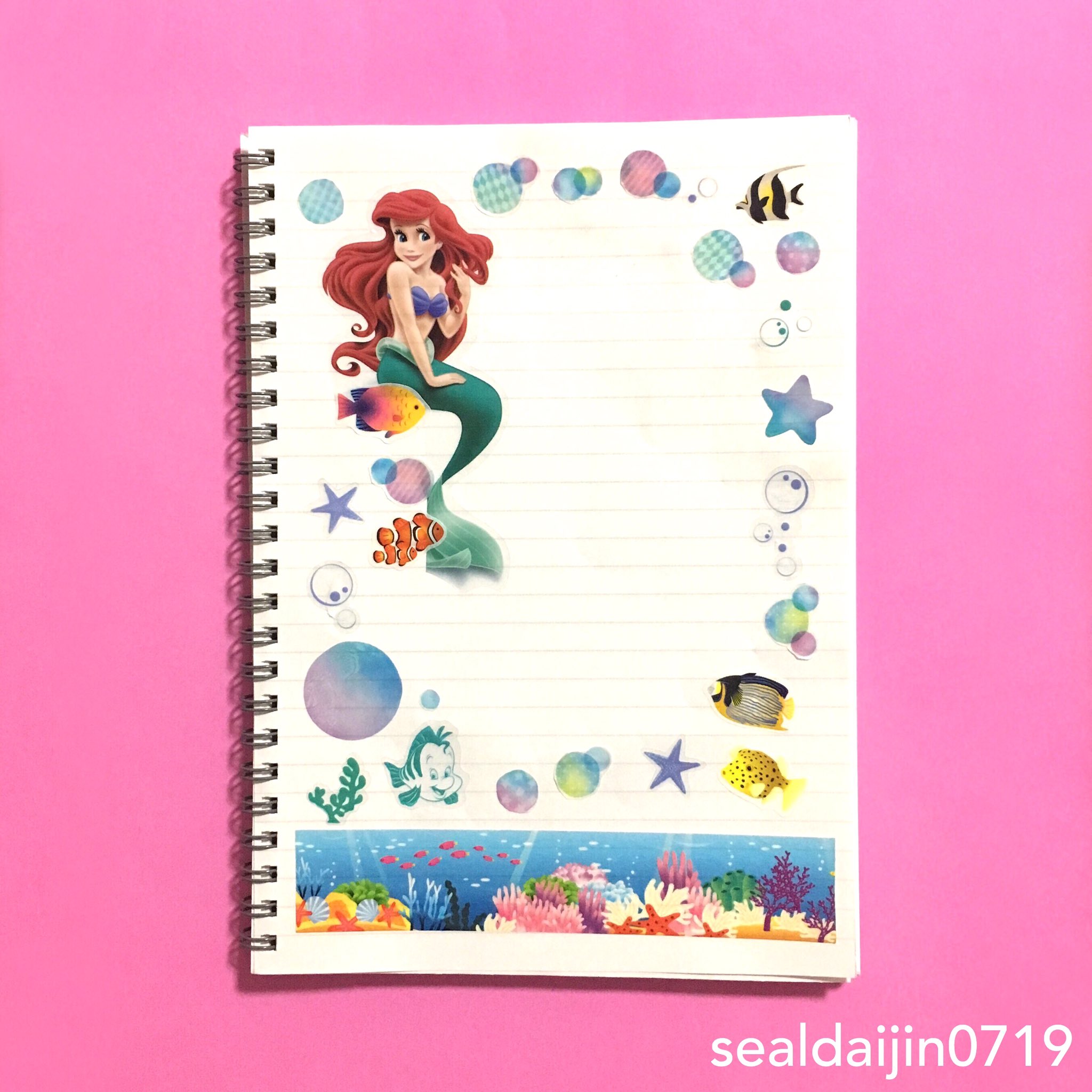 シール大臣 書籍 大人かわいいシールのハンドブック 発売中 ノートのデコにも使っちゃった W セリアで買ったみん100のスイッチステッカー シール 100均 ディズニープリンセス