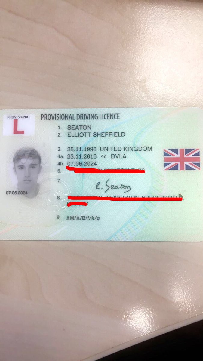 Amycawthra91's tweet photo. Haha! When you find out your work colleague's actual middle name is 'Sheffield' @lemontwittor @Ginofantastico @CelebJuice  😂🙈 Gino wannabe https://t.co/N2tvtlHBwe