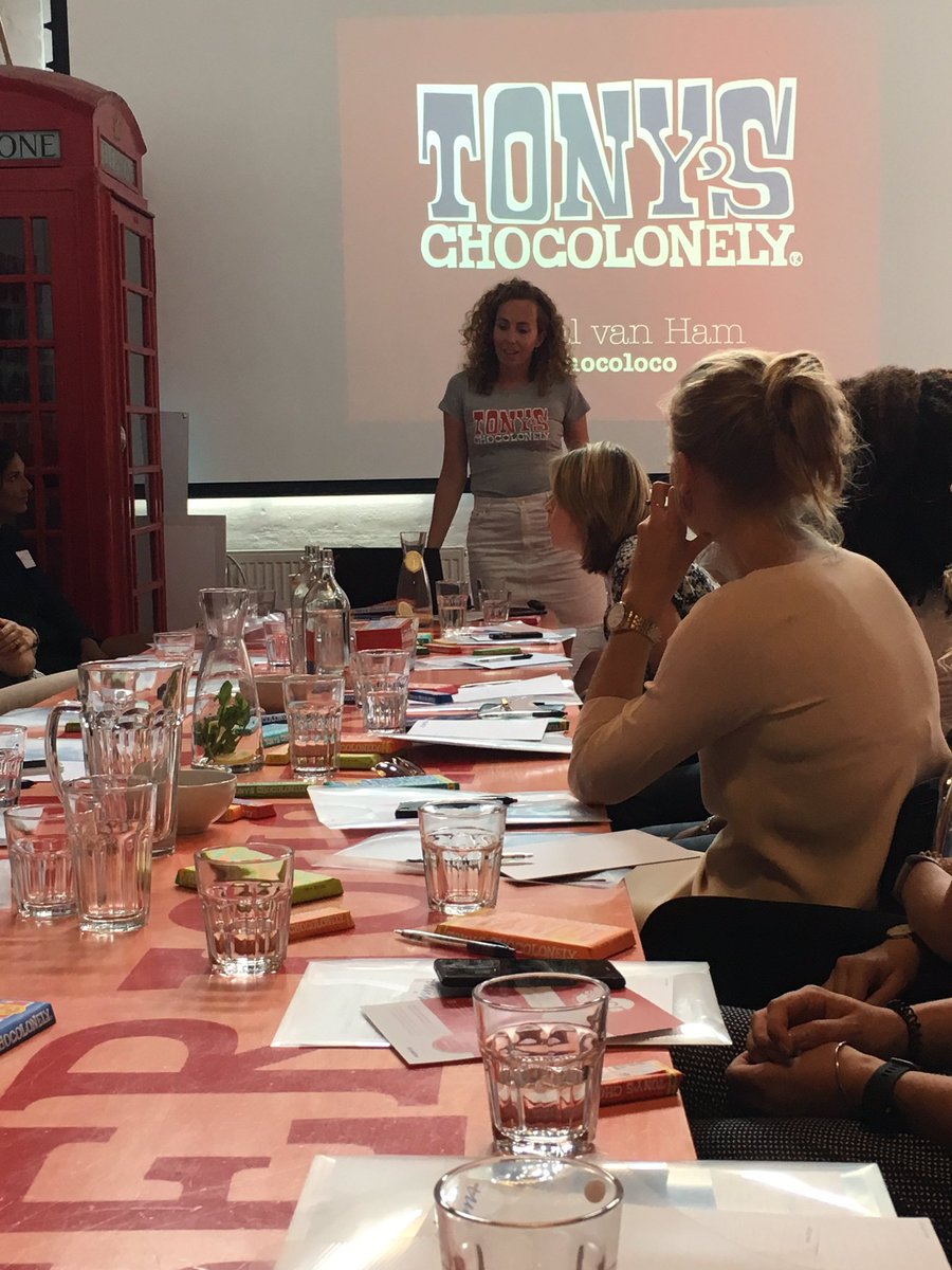 Met <a href="/nimayoungprofs/">NIMA Young Profs</a> op bezoek bij <a href="/TonyChocolonely/">tonyschocolonely</a>. Chocoloco <a href="/pascalvanham/">pascalvanham</a> vertelt over haar werk en over de missie van Tony #TMTtony