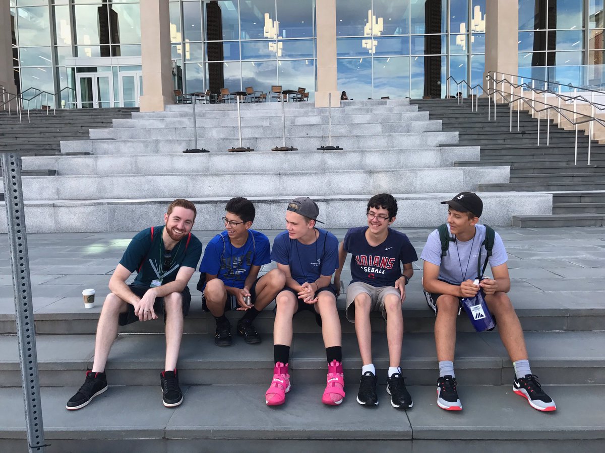 OneStudentLife's tweet image. These Guys 😂