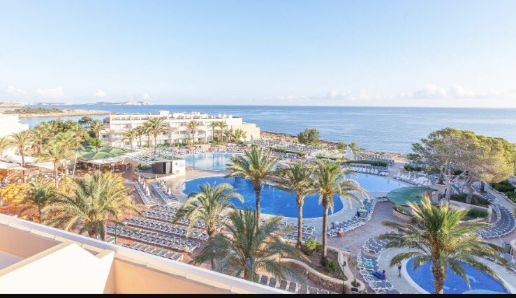 TanjaCosti's tweet photo. Hard work pays off! Nice chill with family. #helloibiza https://t.co/JxmbskOPBn