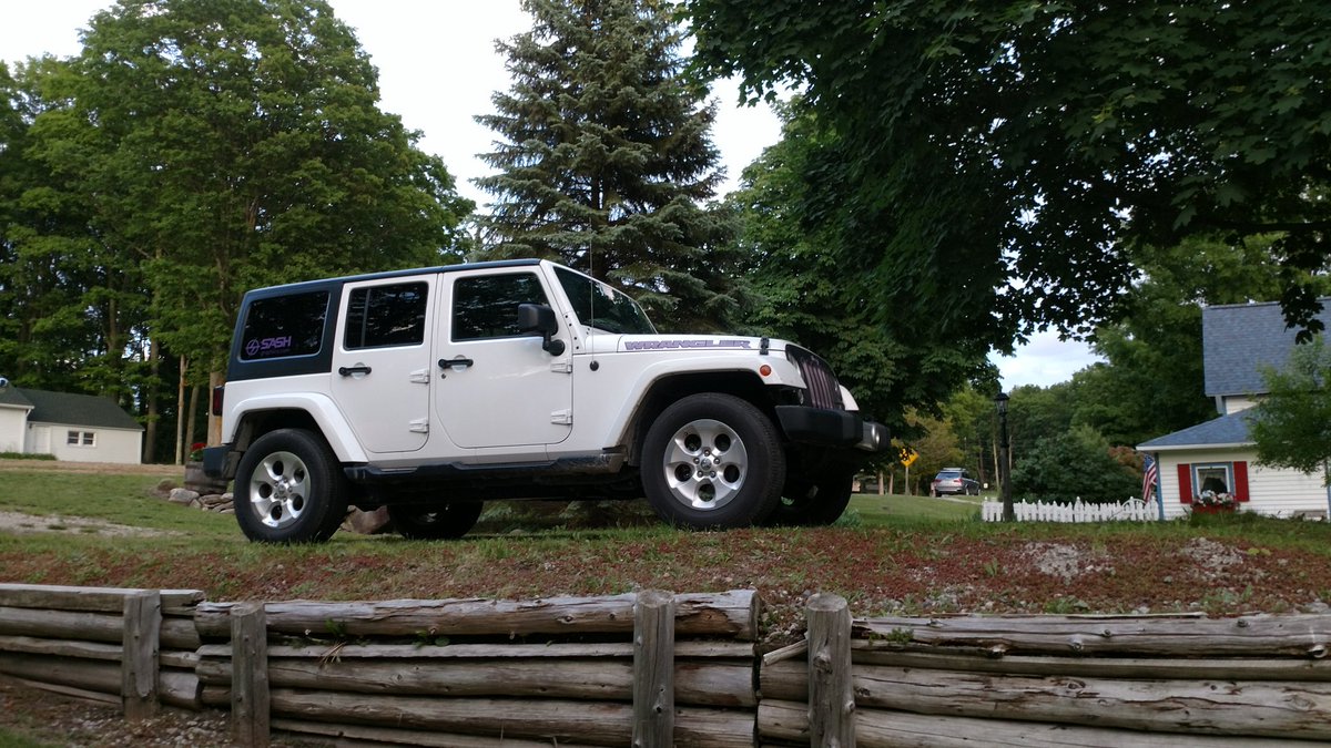 JeepWrangled's tweet image. Jeep is ALL stock! I want to  #offeoad but I am petrified to hurt her! Any advice? @southernrednex @THEJeepMafia @JeepJewel @thefacesofjeep