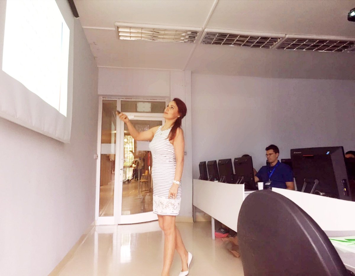 DataLabTR's tweet photo. #RSoftware #DataViz #Workshop #YAEM2017 @DataLabTR #painters #MachineLearning #ggplot2 #PrincipalCompanentAnalysis @fatma_cinar_ftm aktardı. https://t.co/top1xcCwLd