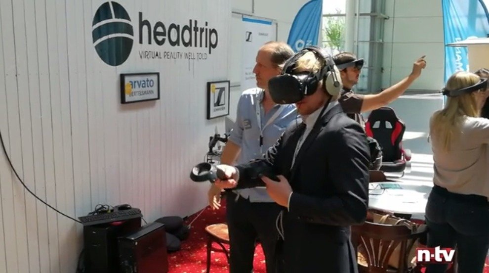 reneil1337's tweet photo. German Media talks about #DIGILITY17 in cologne - Me experiencing @HeadTripVR from @EDFVR1 at 1:11 https://t.co/RLMOi4moUV Img credit @ntvde https://t.co/H8ago0mi4K