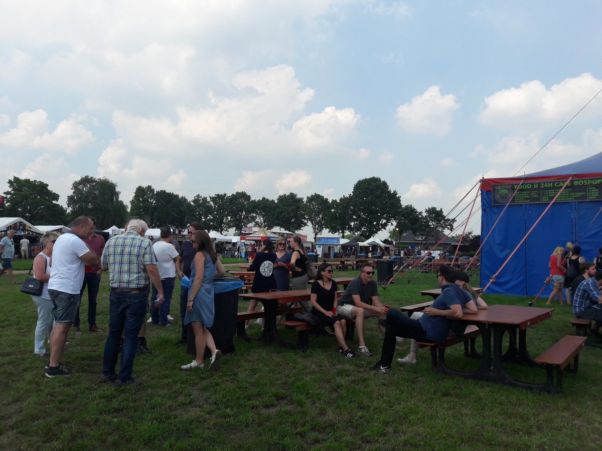 CLCVECTA's tweet photo. Behind the scenes @Bospop van start! #CLCVECTALive #Bospop https://t.co/eVx50AbNWS