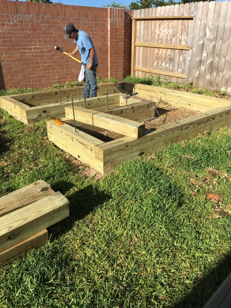 UniqueMaintena2's tweet photo. Check out this awesome planter box!! #outdoor #plants #summer #sugarland #homeowners #fortbendcounty https://t.co/ZmoYKdLHBj