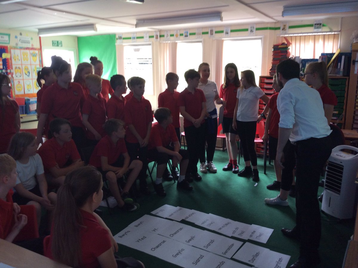 ClassRWvic's tweet photo. Another fun transition lesson from @Abersychansch - Welsh this time!   Diolch! https://t.co/jXbLgCXD6g