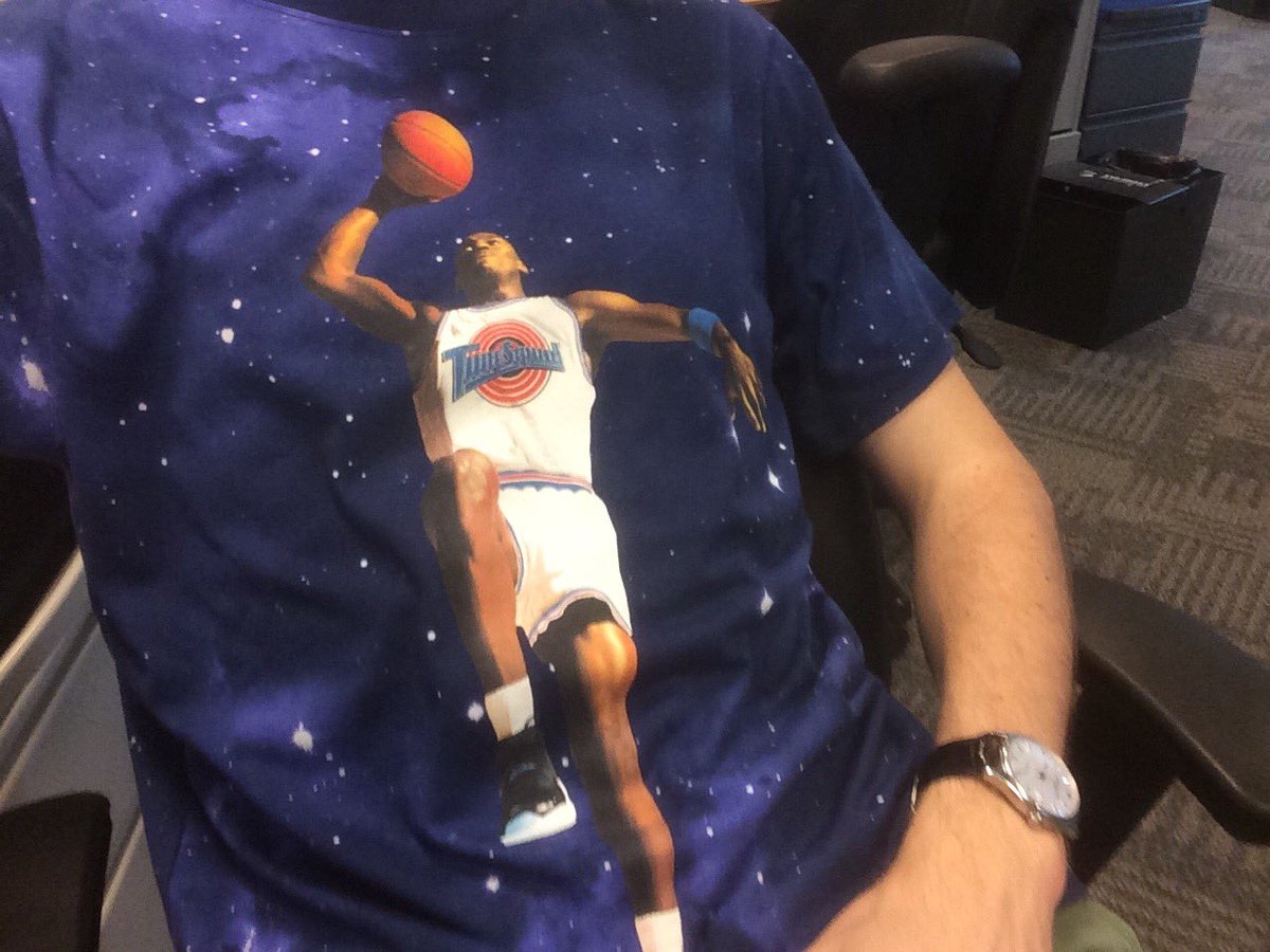 RomainSchue's tweet photo. Ce matin @MeekerGuerrier j'ai pensé à toi 😉#SpaceJam #Jordan4ever https://t.co/RPY1UsXTYN