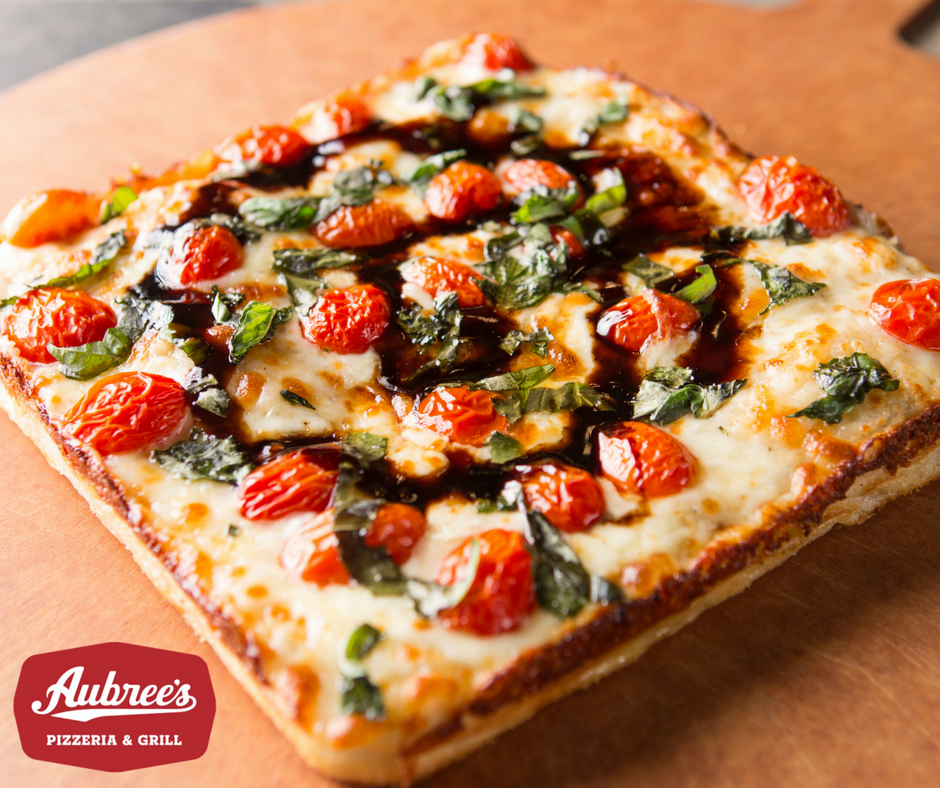 AubreesAdrian's tweet photo. It tastes even better than it looks! #aubrees #margheritapizza https://t.co/Ei1iKEvOzC