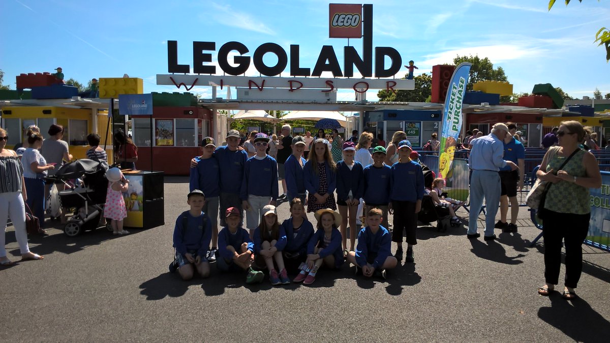 TVP_Wycombe's tweet photo. Winner of Community Cop Cards 2017 goes to the year 6's at Radnage School. #Radnage #Legoland #CommunityCopCards #Summer #Fun #C8667 https://t.co/u3hXChHMGA