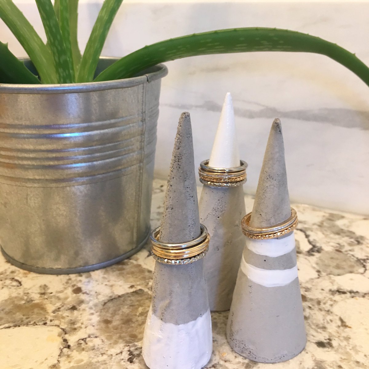 ricreated's tweet photo. Cute AF #diy #homedecor #ricreated #handmade #accessories #create https://t.co/QJa8iE5jPk