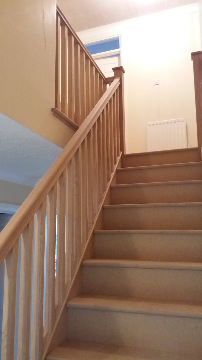 Finished job today this #oak #staircase really makes this hallway. Another #HappyCustomer for the team <a href="/apex_joinery/">Apex Joinery</a>  #joinery <a href="/JoineryHour/">JoineryHour</a>