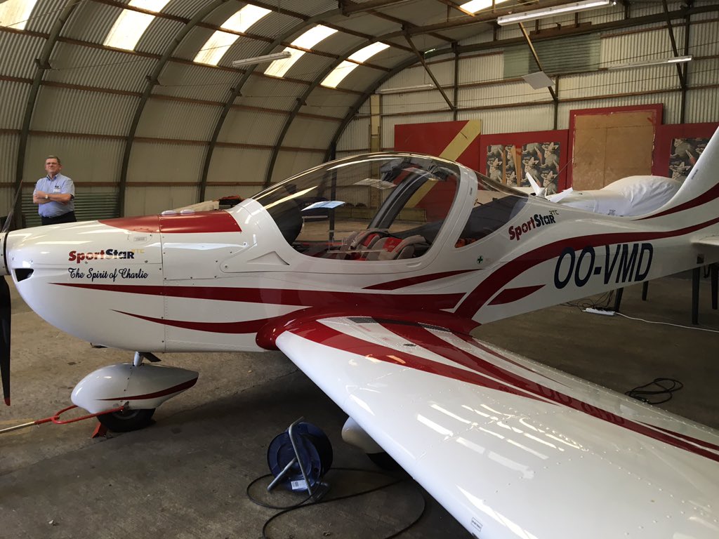 Geert_D8's tweet photo. Regiofeest #Meetjesland #Leiestreek @VOKA_OVL op luchthaven #Ursel. Ambassadeur voor de regio wordt #peterperquy van #TerreBleue. Proficiat! https://t.co/KYaW1Jl1DP