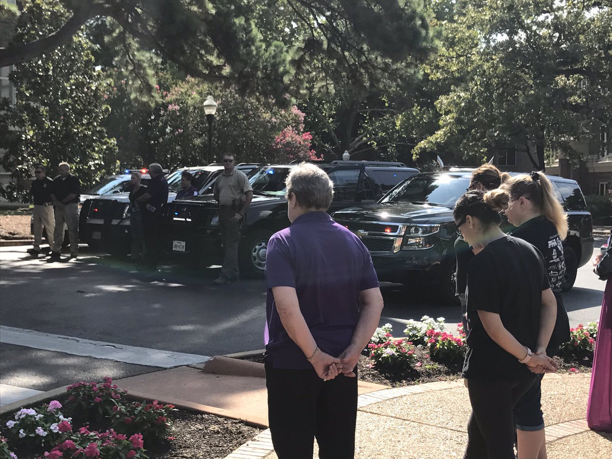 SFAJessica's tweet photo. SFA UPD showed a moment of silence for the officers killed in Dallas. @SFASUadmissions #backtheblue https://t.co/EUstptpwUR