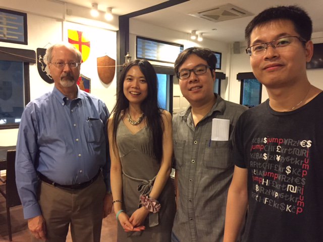 CompFinanceCMU's tweet image. #MSCFAlumni met with Steve Shreve at @Beerfest_SG. Thanks to #Singapore Chapter Head, Alroy Koh for coordinating #ShreveTakesAsia