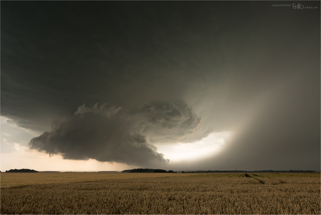 Météo - Chasseurs d'orages DEJIofIXcAA0dDs