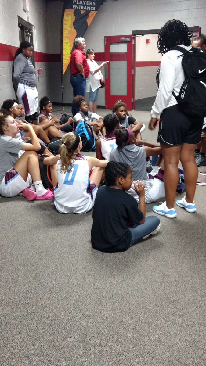 Coach @GiveMeDaAssist  after game talk with @1DREAM_NC ! Becka taking it all in! #aaulife