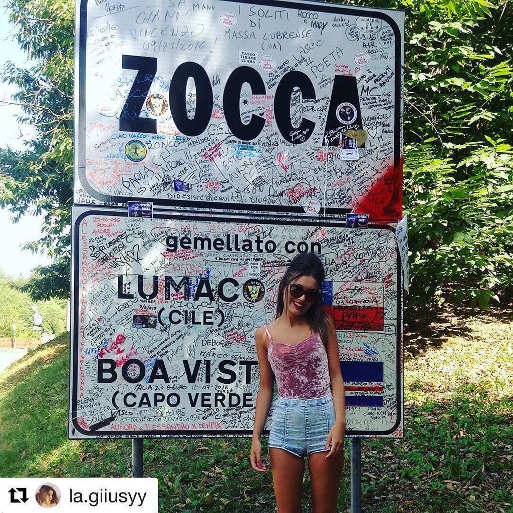 gazzettamodena's tweet photo. #Repost @la.giiusyy (@get_repost)
・・・
A casa tua... VASCO! ❤️ #ZOCCA #vasco #vascomania #vascorossi #blasco#emilia… https://t.co/U2T6TeOIqh https://t.co/3B7zAg6Xor