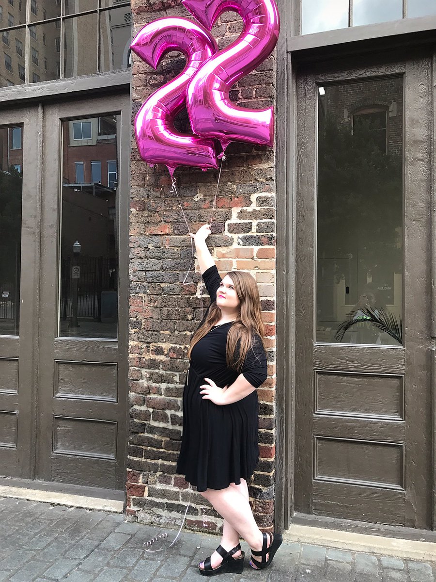 KaylaRosser95's tweet photo. I'm officially getting old... #feeling22 🎂🎉💖 https://t.co/gTw6zew59x