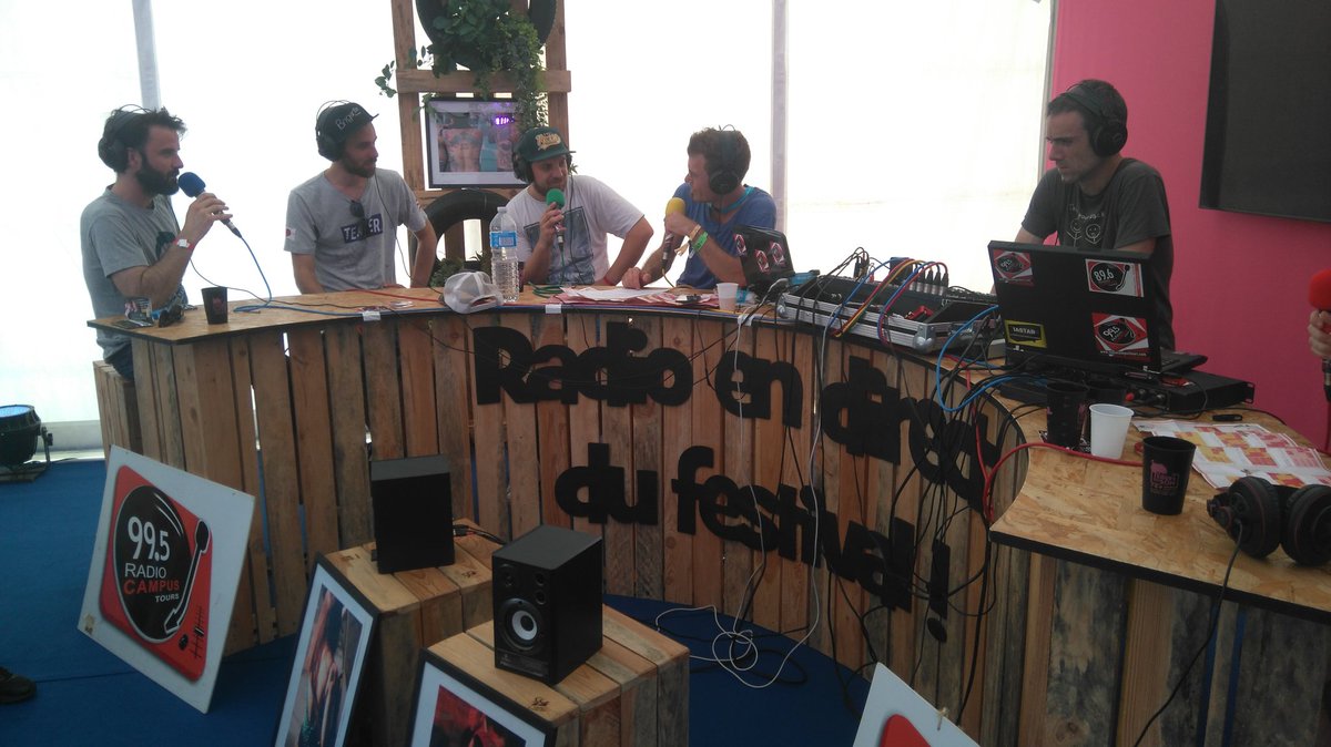 CampusTours_995's tweet photo. C'est parti pour un marathon de 3 jours au festival @Terres_du_Son ! Le crew de Brigante Records est avec nous en direct. https://t.co/pERyd24C3s