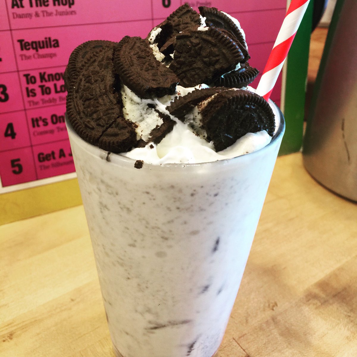 SugarfirePie's tweet photo. Ore-ore-oreos https://t.co/a045DkYOFf