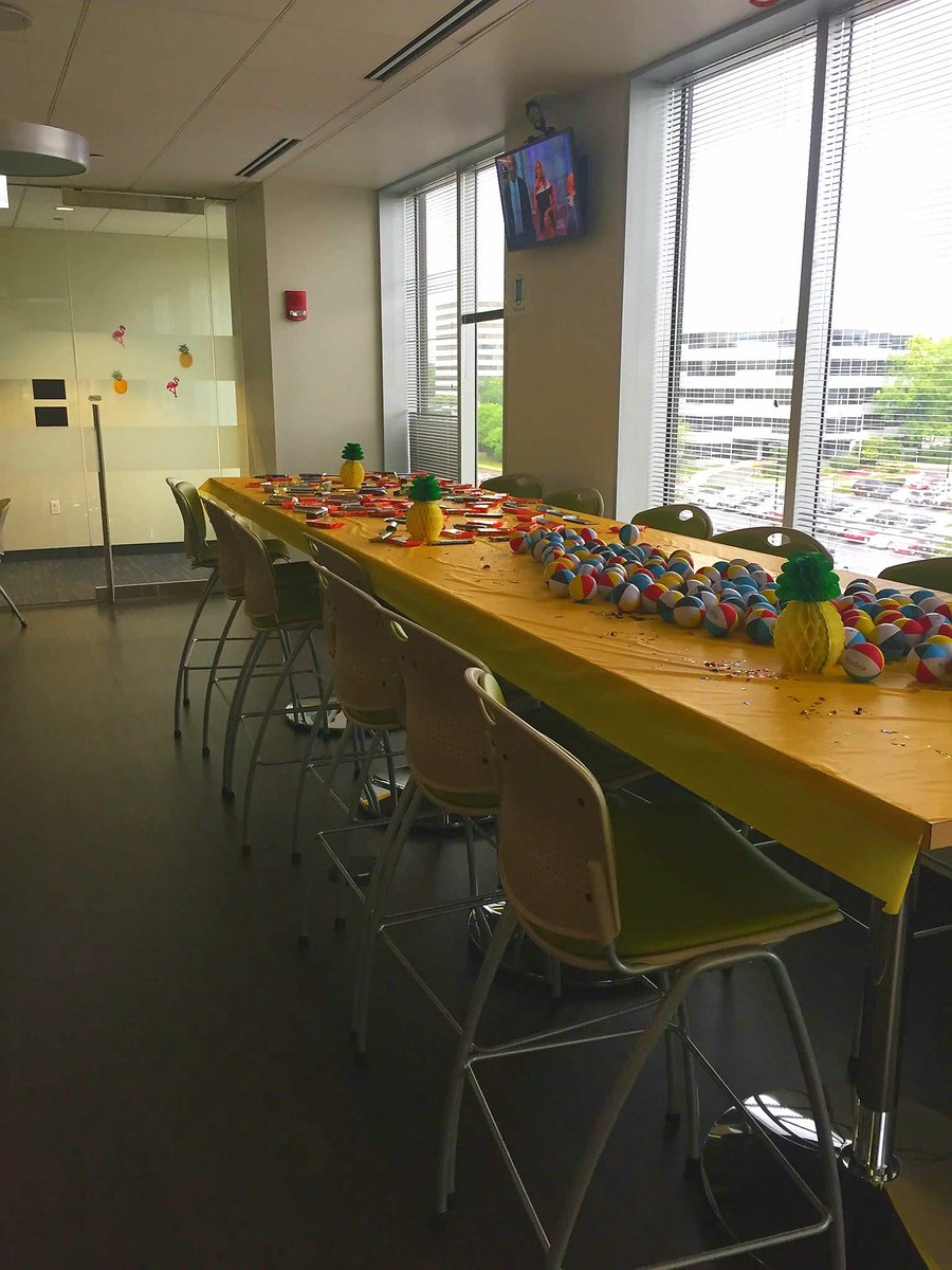 KandelaCS's tweet photo. Celebrating the move season with our amazing partner, @ComEd https://t.co/OAqBPgMphR