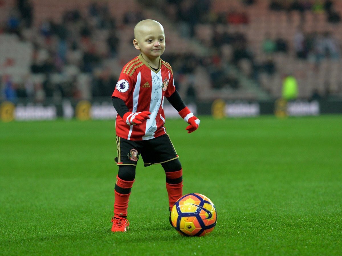 Gengkotak's tweet photo. Jika kau rasa hari ini kau jatuh &amp; kecewa, belajarlah dari anak kecil ini, seluruh hayatnya dihabiskan hanya utk melawan kanser. RIP Bradley https://t.co/eRQAXyJEqM