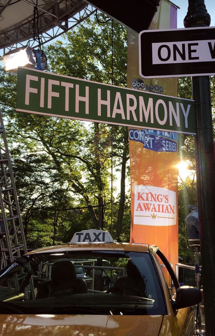 harmonymyhead's tweet photo. New screensaver 👌🏼 https://t.co/7JRWiO4qxP