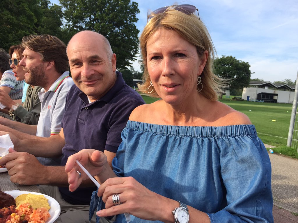 Hermesdvs's tweet image. Sjakies Supperclub is on!