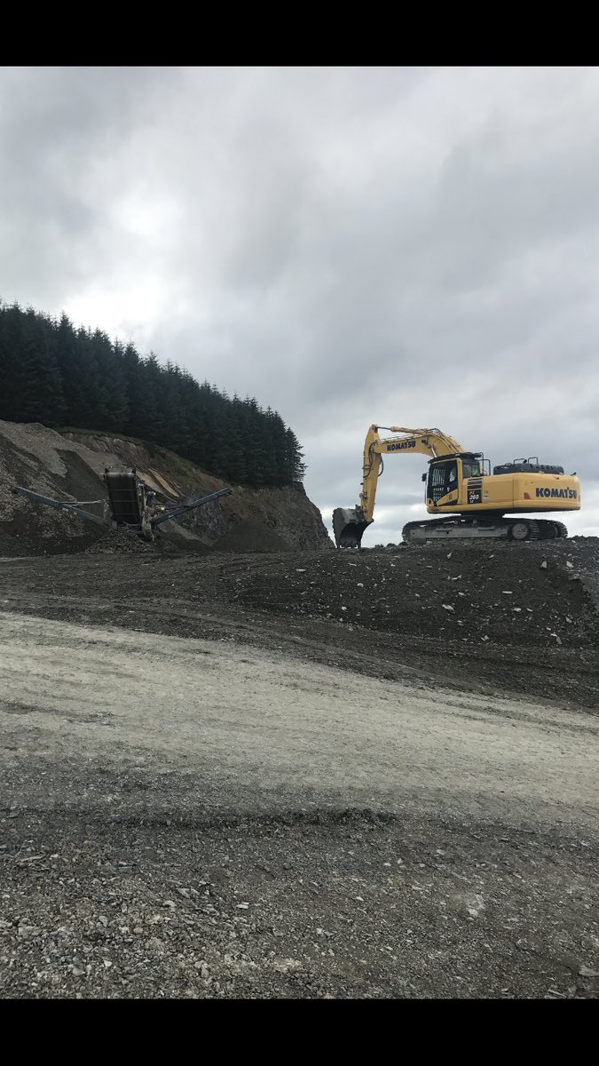 Feeding the Kleemann MS18 direct with the digger today. <a href="/WirtgenGroup/">Wirtgen Group</a> <a href="/WirtgenGmbH/">Wirtgen GmbH</a> <a href="/MarubeniKomatsu/">Marubeni-Komatsu</a> <a href="/McHalePlantSale/">McHale Plant Sales</a>