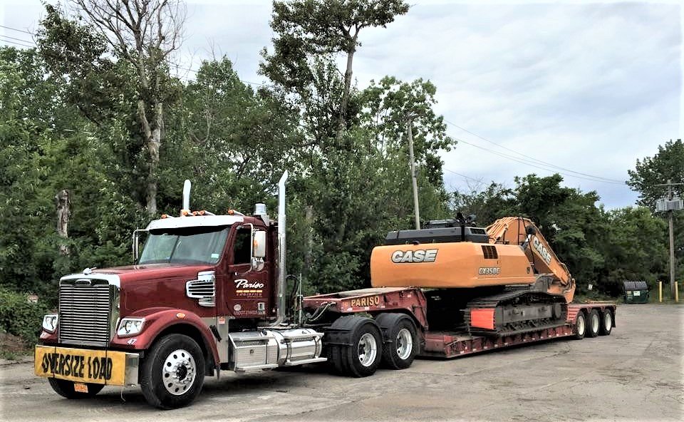 FleetMaintenanc's tweet photo. No road is too long when you got this red hot #freightliner @freightliner https://t.co/Tlc97G7JPg